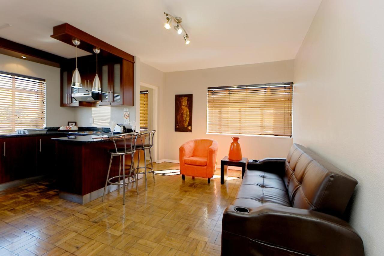10 On Cape Self Catering Apartments Порт-Элизабет Экстерьер фото
