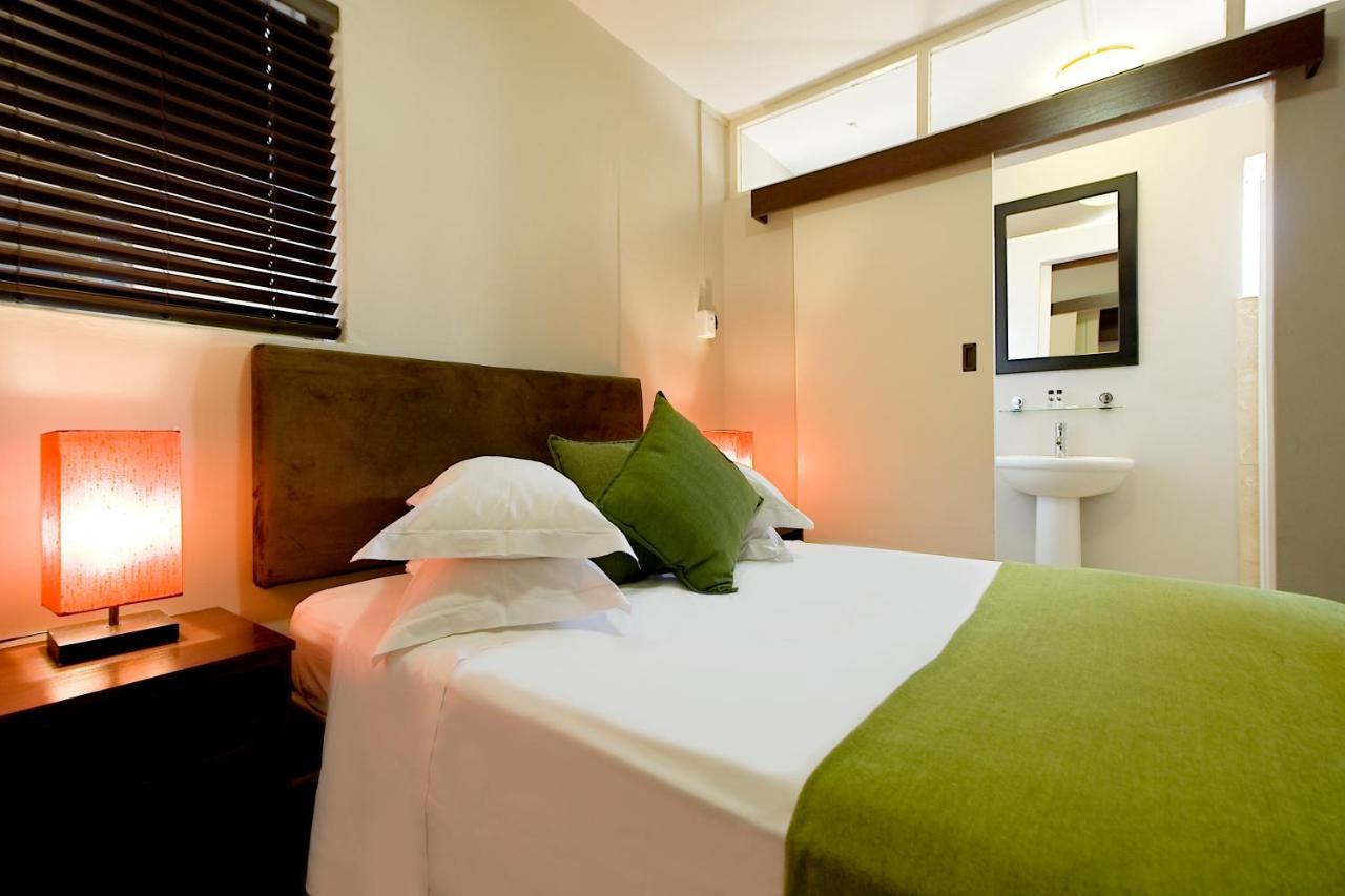 10 On Cape Self Catering Apartments Порт-Элизабет Экстерьер фото
