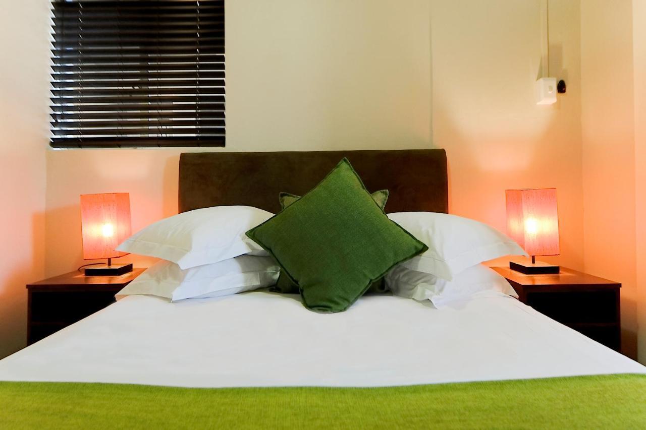 10 On Cape Self Catering Apartments Порт-Элизабет Экстерьер фото