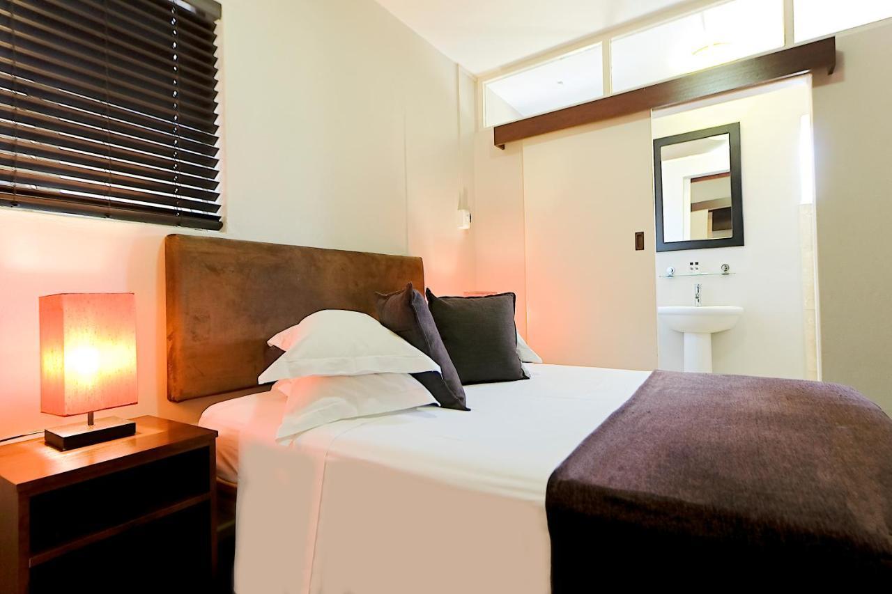 10 On Cape Self Catering Apartments Порт-Элизабет Экстерьер фото